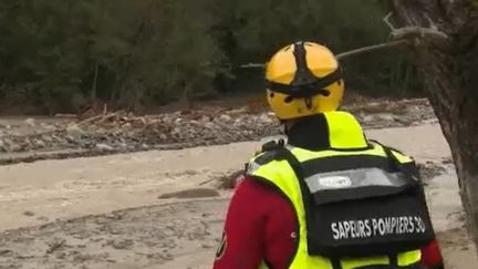 Mercredi 7 octobre, cinq jours après le passage de la tempête Alex, le bilan humain reste provisoire. Les recherches ont repris à La Bollène-Vésubie (Alpes-Maritimes), les pompiers-plongeurs explorent le lit de la rivière Vésubie ainsi que les berges, à la recherche de nouvelles victimes. (FRANCE 2)