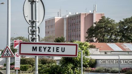 Le coup de filet antijihadiste du 16 septembre 2014 a d&eacute;but&eacute; par l'arrestation d'un homme &agrave; Meyzieu (Rh&ocirc;ne). (JEAN-PHILIPPE KSIAZEK / AFP)