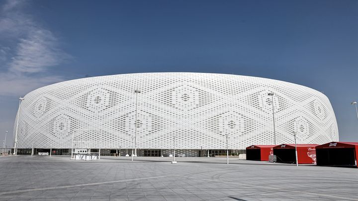 Le stade Al-Thumama de Doha, qui va accueillir huit matchs de la Coupe du monde 2022 au Qatar. (MOHAMMED DABBOUS / AFP)