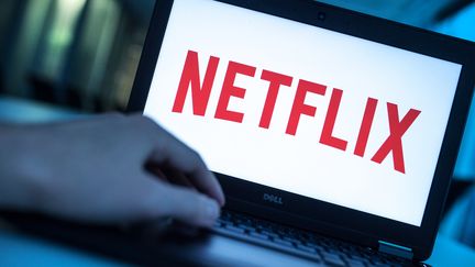 Le logo de Netflix, le 17 décembre 2016, à&nbsp;Berlin en Allemagne. (ALEXANDER HEINL / DPA / AFP)