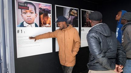 Aux yeux du créateur du musée, impliquer d'anciens gangsters signifie à la fois leur donner une activité et leur offrir la possibilité d'agir concrètement pour que d'autres ne suivent pas leur voie. Afin de donner du poids à leurs arguments, une cellule de prison a été reconstituée à l'intérieur du musée. (Rodger BOSCH / AFP)