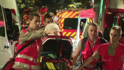 Un homme de 100 ans a perdu la vie dans l'incendie d'un Ehpad du 16e arrondissement de Paris dimanche 15 septembre. Deux femmes ont été hospitalisées, dont une dans un état grave. (FRANCE 3)