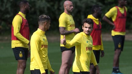 Le milieu nantais Pedro Chirivella et ses coéquipiers ouvrent le bal de la Ligue 1, ce soir, contre les Girondins de Bordeaux (19h). (LOIC VENANCE / AFP)