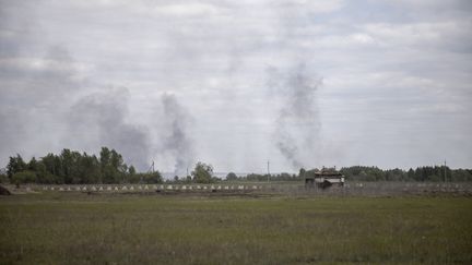 Des frappes touchent Kharkiv, en Ukraine, le 18 mai 2024. (NARCISO CONTRERAS / ANADOLU / AFP)