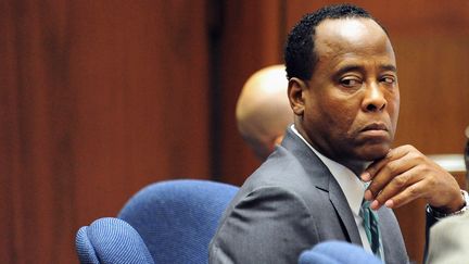 Le docteur Conrad Murray, condamn&eacute; &agrave; quatre ans de prison pour la mort de Michael Jackson, lors de son proc&egrave;s, le 13 octobre 2011 &agrave; Los Angeles (Californie, Etats-Unis). (REUTERS)