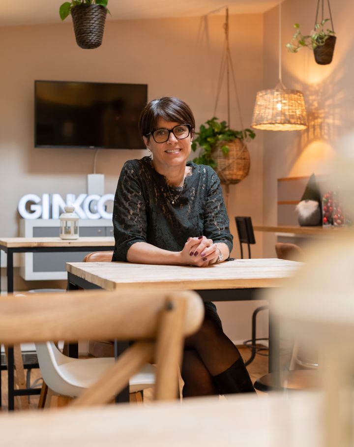 Barbara Brecko dans un de ses centres de coworking au Luxembourg : "Vous pouvez démarrer seul, passer à cinquante et redescendre à vingt, mais sans avoir les charges" (Photo EMMANUEL CLAUDE)