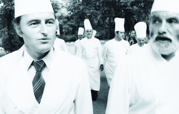 Louis Outhier et Jean Troisgros devant Roger Vergé, Paul Bocuse et Gaston Lenôtre
 (Anthony Blake)