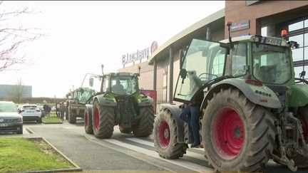 Colère des agriculteurs : la grande distribution dans le viseur (FRANCEINFO)