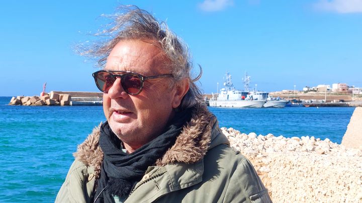 L'ancien maire de gauche de Lampedusa, Salvatore Martello. (BRUCE DE GALZAIN / RADIO FRANCE)