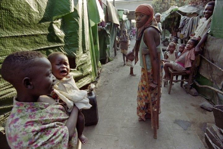 Réfugiés hutus à Bujumbura, capitale du Burundi, le 28 juillet 1996 (ALEXANDER JOE / AFP)