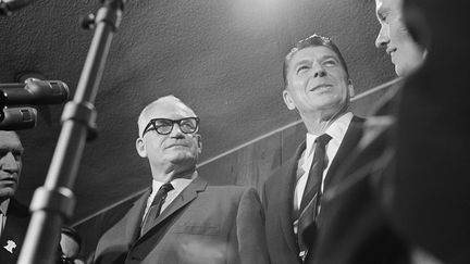 Barry Goldwater et Ronald Reagan, lors du comité national des républicains en 1967. (BETTMANN / BETTMANN)