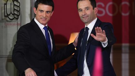 Crise au PS : l'aile droite du parti menace de lâcher Benoît Hamon