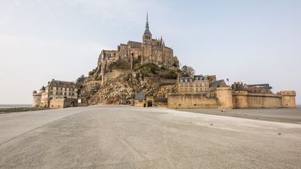 Le Mont Saint-Michel déserté de ses touristes pour cause de confinement, le 20 mars 2020 (JEAN-MARC DAVID / SIPA)