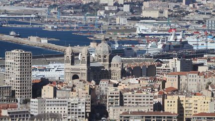 Vue a&eacute;rienne de la cath&eacute;drale La Major et du quartier du Panier, le 16 f&eacute;vrier 2012 &agrave; Marseille (Bouches-du-Rh&ocirc;ne).&nbsp; (KARINE VILLALONGA / SIPA)