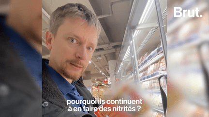 Il y a 5 ans, Guillaume Coudray avait enquêté sur l’impact des nitrites, présents dans la viande, sur la santé des consommateurs. Aujourd’hui, il dénonce les industries qui continuent de l’utiliser, malgré les dangers prouvés. (BRUT / FRANCEINFO)