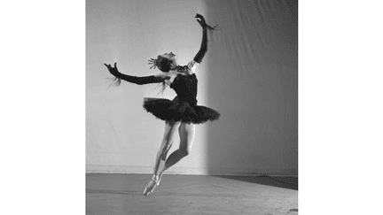 Rosella Highttower - Theatre de l&#039;Empire - Paris - 1951
 (Willy Rizzo / Studio Willy Rizzo)