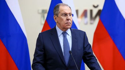 Le ministre russe des Affaires étrangères, Sergueï Lavrov, participe à une conférence de presse à Oulan-Bator (Mongolie), le 5 juillet 2022. (SPUTNIK / AFP)