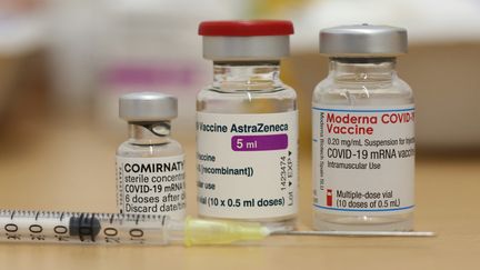 L'Agence européenne du médicament a estimé mercredi 7 avril que les bénéfices du vaccin AstraZeneca restaient supérieurs aux risques.&nbsp; (MATTHIAS BEIN / DPA-ZENTRALBILD)