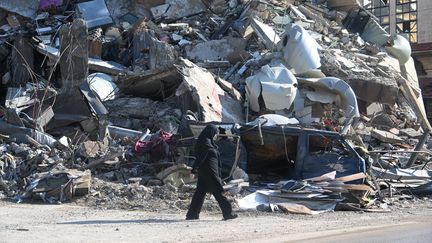 Après l'accord de cessez-le-feu entre Israël et le Liban, les habitants de la ville de Nabatieh, dans le sud du Liban, ont commencé à rentrer chez eux le 30 novembre 2024. (HOUSSAM SHBARO / ANADOLU / AFP)