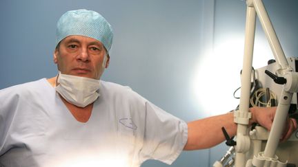 Le chirurgien Pierre Foldes, en 2014. (PHILIPPE LISSAC  / GODONG / GODONG)