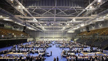 Gigantesque d&eacute;pouillement au palais des sports "Emirates" de Glasgow, le 18 septembre 2014. (ANDY BUCHANAN / AFP)