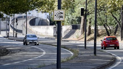 La mise en service de 300 nouveaux radars urbains prévue d'ici fin mars a été reportée sine die (photo d'illustration). (XAVIER DE FENOYL / MAXPPP)