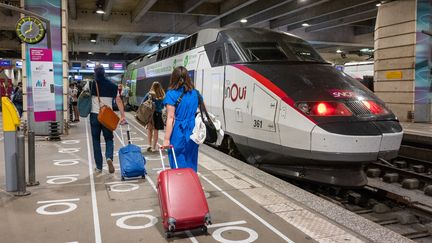 La gare Montparnasse à Paris, le 22 juillet 2023. (STEPHANE MOUCHMOUCHE / HANS LUCAS / AFP)