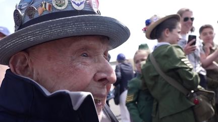 80 ans du Débarquement : retour de "Papa Jake", un vétéran américain, à Omaha Beach (franceinfo)