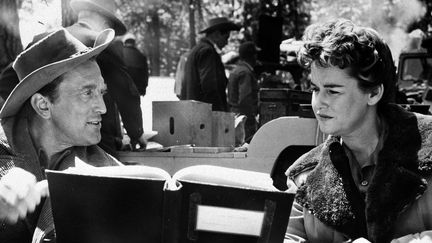 Kirk Douglas avec Diana Douglas en 1955 pendant le tournage de "The Indian Fighter". 
 (AP/SIPA  )