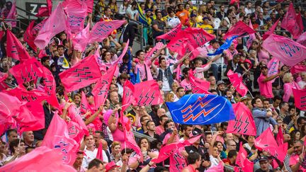 Supporters du Stade Français en 2015. (CHRISTOPHE PETIT TESSON / MAXPPP)