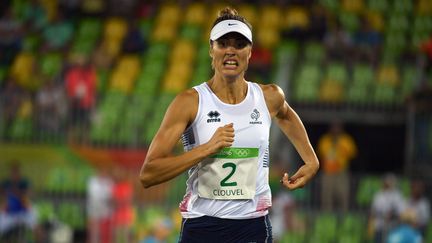 Le pentathlète&nbsp;Élodie Clouvel est persuadée d'avoir attrapé le Covid-19 lors de sa participation aux Jeux militaires de Wuhan en octobre 2019. Ici lors des Jeux olympiques de Rio en 2016. (YASUYOSHI CHIBA / AFP)