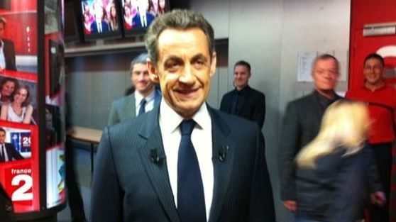 Nicolas Sarkozy dans les coulisses de l'&eacute;mission "Des paroles et des actes", le 26 avril 2012. (SALOME LEGRAND / FTVI)