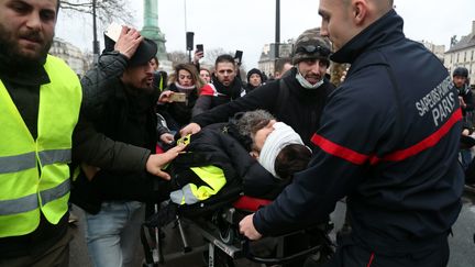 Jérôme Rodrigues, figure des "gilets jaunes" blessé à l'œil samedi 25 janvier 2019 lors d'un rassemblement place de la Bastille à Paris. (ZAKARIA ABDELKAFI / AFP)