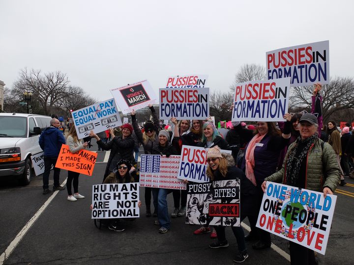 Pendant la "Marche des femmes"contre Donald Trump, à Washington DC, samedi 21 janvier 2017. (MARIE-ADELAIDE SCIGACZ / FRANCEINFO)