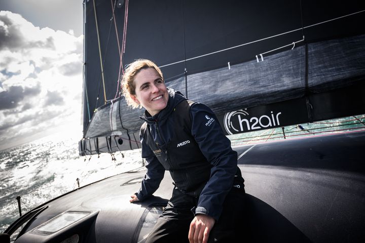 Clarisse Crémer sur son bateau L'Occitane en Provence, le 18 avril 2024 au large de Lorient. (LOIC VENANCE / AFP)