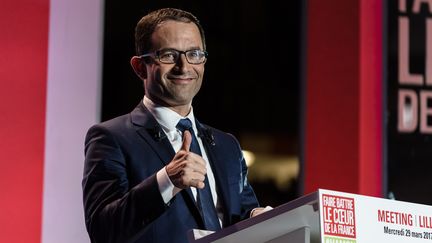 Depuis qu'il a été désigné candidat à l'issue de la primaire socialiste, les embûches se succèdent sur le chemin du député des Yvelines.