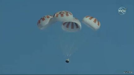 La nouvelle capsule Crew Dragon de SpaceX a amerri vendredi 8 mars avec succès dans l'océan Atlantique après plus de six jours dans l'espace