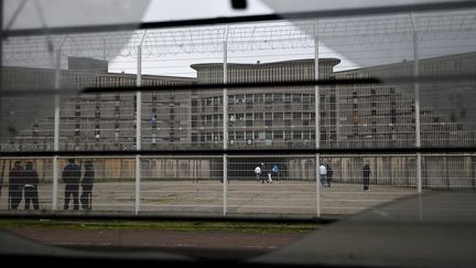 La prison de&nbsp;Fleury-Mérogis (Essonne) où Salah Abdeslam est&nbsp;gardé à l'isolement dans l'attente de son procès, le 29 octobre 2016. (ERIC FEFERBERG / AFP)