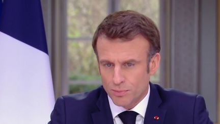 Lundi 17 avril, Emmanuel Macron prendra la parole lors d'une allocution, après trois mois de crise sociale liée à la réforme des retraites. L'exécutif a d'ores et déjà annoncé sa volonté d'apaisement. (France 3)