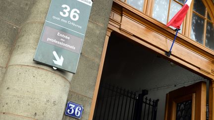 L'entr&eacute;e du 36, Quai des Orf&egrave;vres, &agrave; Paris, le 2 ao&ucirc;t 2014. (BERTRAND GUAY / AFP)