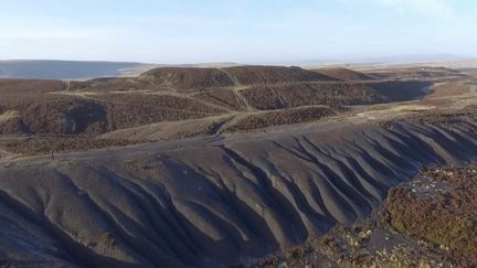 Aux Pays de Galles, 350 terrils présentent des risques d’effondrement. La menace s’intensifie avec le réchauffement climatique et réveille le traumatisme du drame d’Aberfan et ses 144 morts, en 1966.