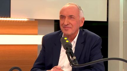 Marc Rennard est le directeur général adjoint d'Orange et responsable de la banque mobile au sein de l'opérateur. (CAPTURE D'ÉCRAN / RADIO FRANCE)