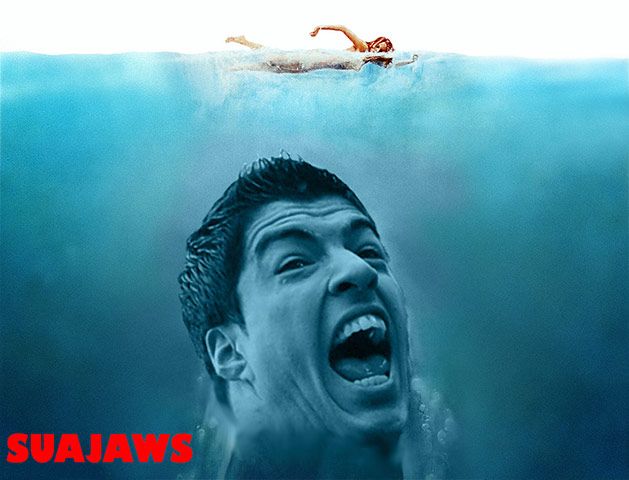 L'affiche des "Dents de la mer" revisit&eacute;e avec l'attaquant de Liverpool Luis Suarez, l'un des nombreux photomontages autour de l'incident du match contre Chelsea.&nbsp; (FORUM.LOWYAT.NET)