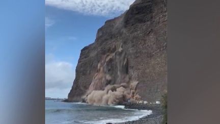 Canaries : un impressionnant pan de falaise s'est écroulé, sans faire de blessés