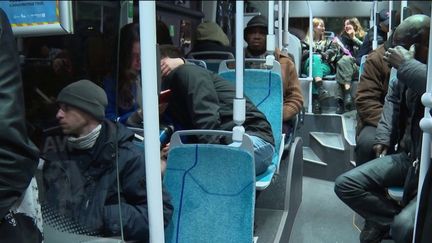 156 plaintes sont déposées, en moyenne, tous les jours pour agression sexuelle dans les transports parisiens depuis 2020. Ce chiffre a été multiplié par deux ces dix dernières années. (France 2)