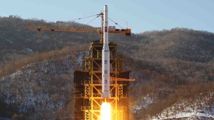 Une image de la fus&eacute;e nord-cor&eacute;enne lanc&eacute;e le 12 d&eacute;cembre 2012. (KCNA / AFP)