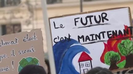 Selon une étude, presque aucun des programmes des candidats à l'élection présidentielle ne respecterait l'Accord de Paris. (CAPTURE ECRAN FRANCE 2)