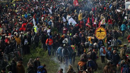 Des&nbsp;opposants au projet d'aéroport de Notre-Dame-des-Landes manifestent au nord de Nantes (Loire-Atlantique), le 27 février 2016. (MAXPPP)