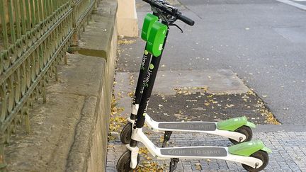 Ivre, un homme en trottinette électrique se fait arrêté sur une autoroute