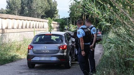 A Mornas (Vaucluse), trois enquêtes sont ouvertes suite à l'accident de la circulation de ce samedi 6 mai sur l'autoroute A7 et après l'attaque d'un homme criant "Allah Akbar" sur des gendarmes lors d'une interpellation ce dimanche 7 mai. (ANGELIQUE SUREL / MAXPPP)